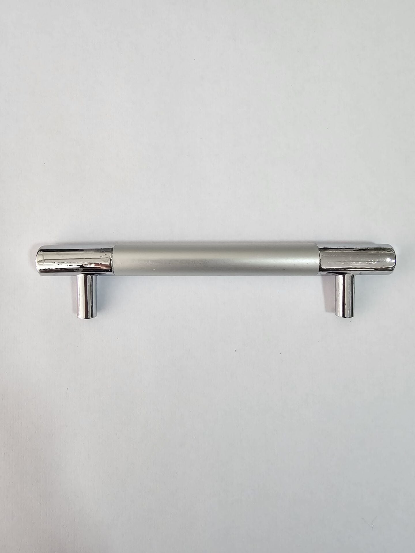 ÇEKMECE KULP 96 MM HİTİT MAT KROM – Modern Mat Yüzeyli Şık Mobilya Kulpu